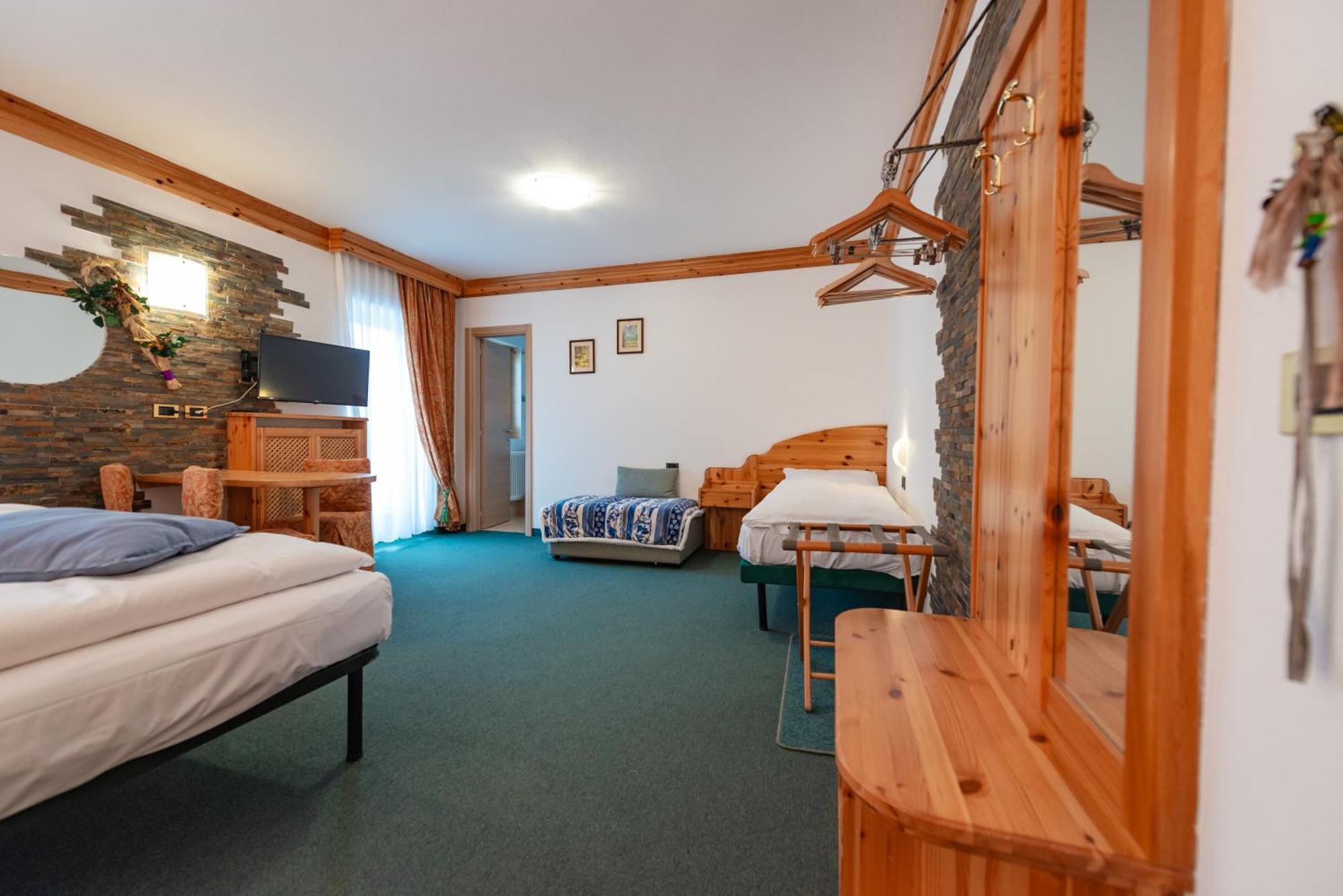 Hotel Ciamol Campitello di Fassa Buitenkant foto