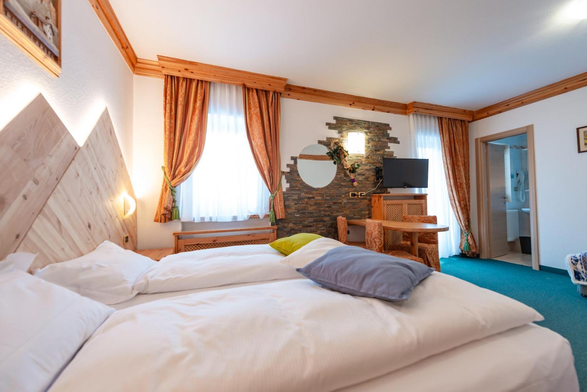 Hotel Ciamol Campitello di Fassa Buitenkant foto