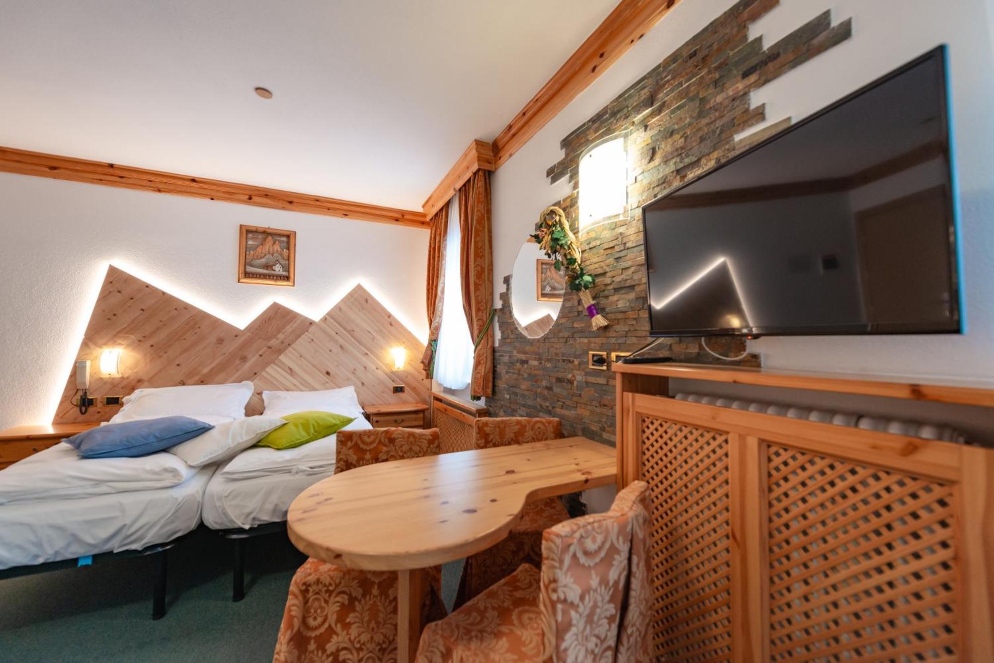 Hotel Ciamol Campitello di Fassa Buitenkant foto